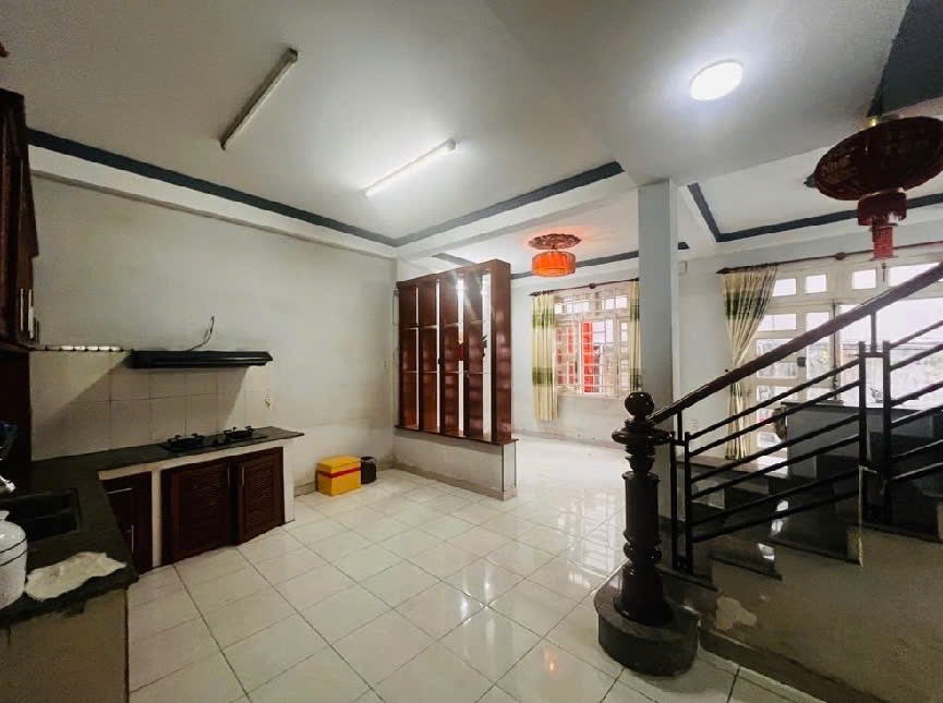 GIẢM SỐC – NHÀ HẺM XE HƠI LINH TRUNG – GẦN HOÀNG DIỆU 2